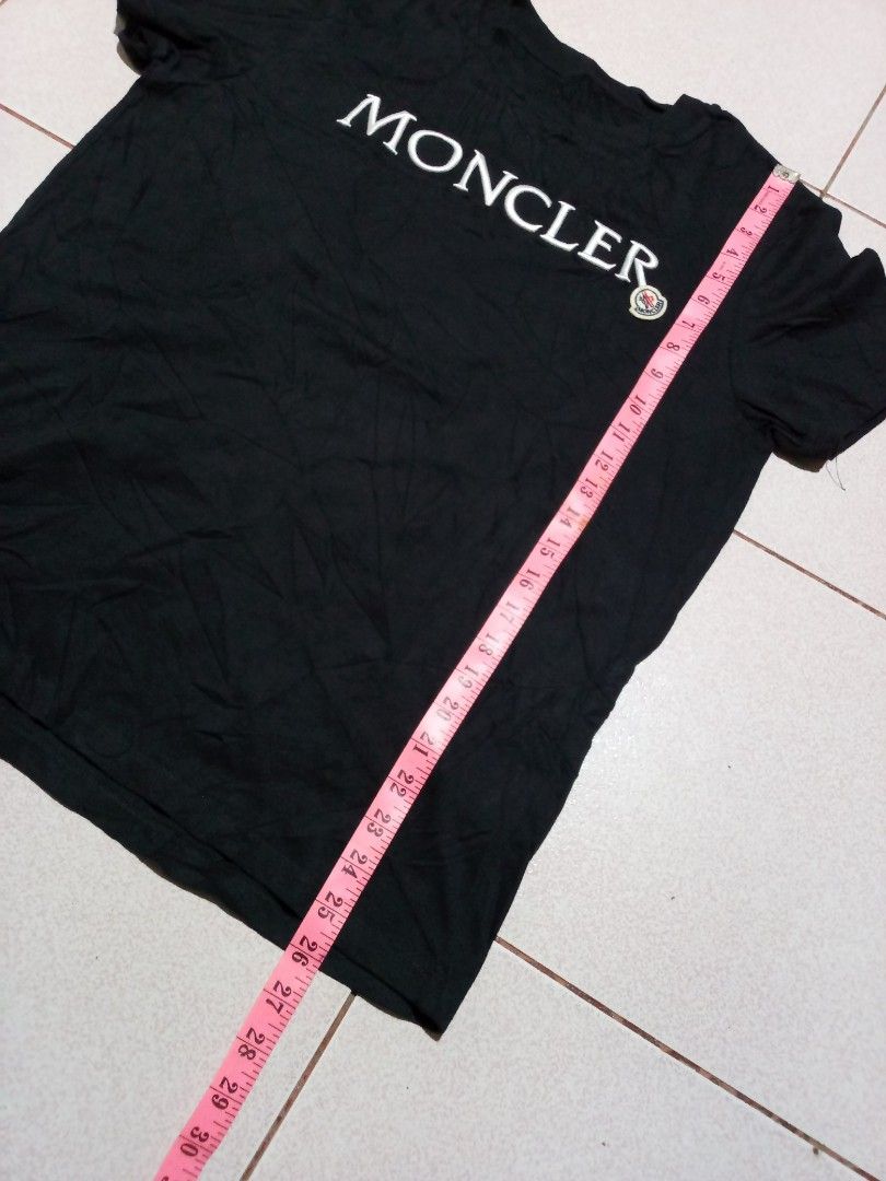 Moncler (Category: Shirts) located in Ajuy. Submitted by keenstone_527dd8 (Listing ID 1466364083, Image 3). Description: .