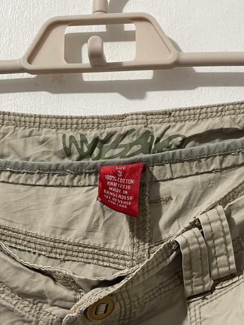 Mossimo Khaki Cargo type Capri Pants (Category: Other Bottoms) located in Tuguegarao City. Submitted by ziggerryy (Listing ID 1466413004, Image 3). Description: No flaws. No holes Super new pa. Need steam-iron lang. W26-27 L28 ‼️LAST PRICE ALREADY‼️.