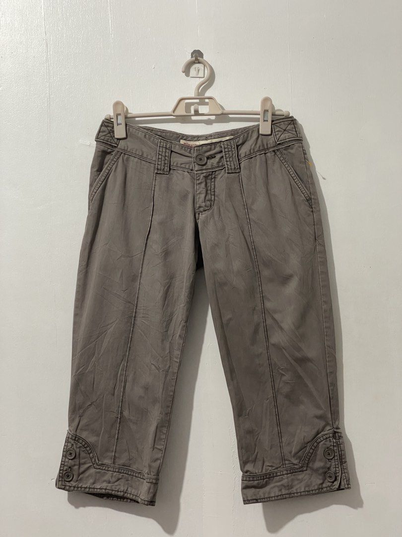 Mossimo Lowrise Capri Shorts (Category: Other Bottoms) located in Tuguegarao City. Submitted by ziggerryy (Listing ID 1466412726, Image 1). Description: No flaws. No holes Super gandaaaa W26-27 L26 ‼️LAST PRICE ALREADY‼️.