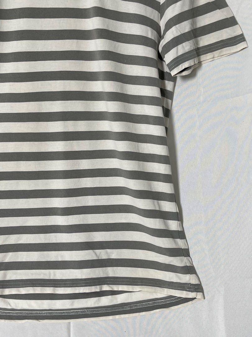 Move Ahead Advance Stripes Y2K Shirt (Category: Tshirts & Polo Shirts ) located in Imus. Submitted by mochi.rella (Listing ID 1466507087, Image 2). Description: Move Ahead Advance Stripes Good Condition Fit M W 20 | L 30 .