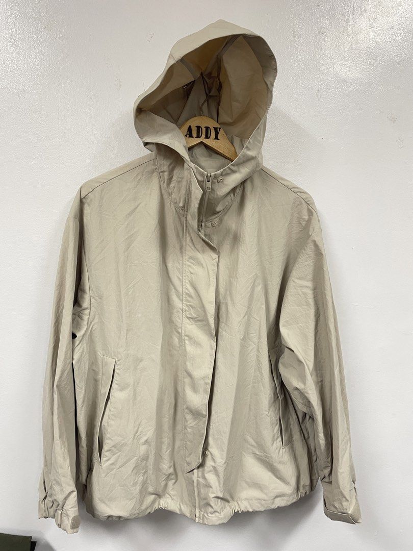 MUJI Mountain Parka (Category: Coats, Jackets and Outerwear) located in Mexico. Submitted by addyshane78413 (Listing ID 1466406141, Image 1). Description: MUJI Mountain Parka Color: Beige XL on tag W:23.5 L: 25 MOP: Gcash ✅ Mine Now, Pay Now ✅ First to Pay, Gets the Item ❌No rush shipping 📍 PAMPANGA Courier: JnT 🚚🚚 PM 💌💌 .