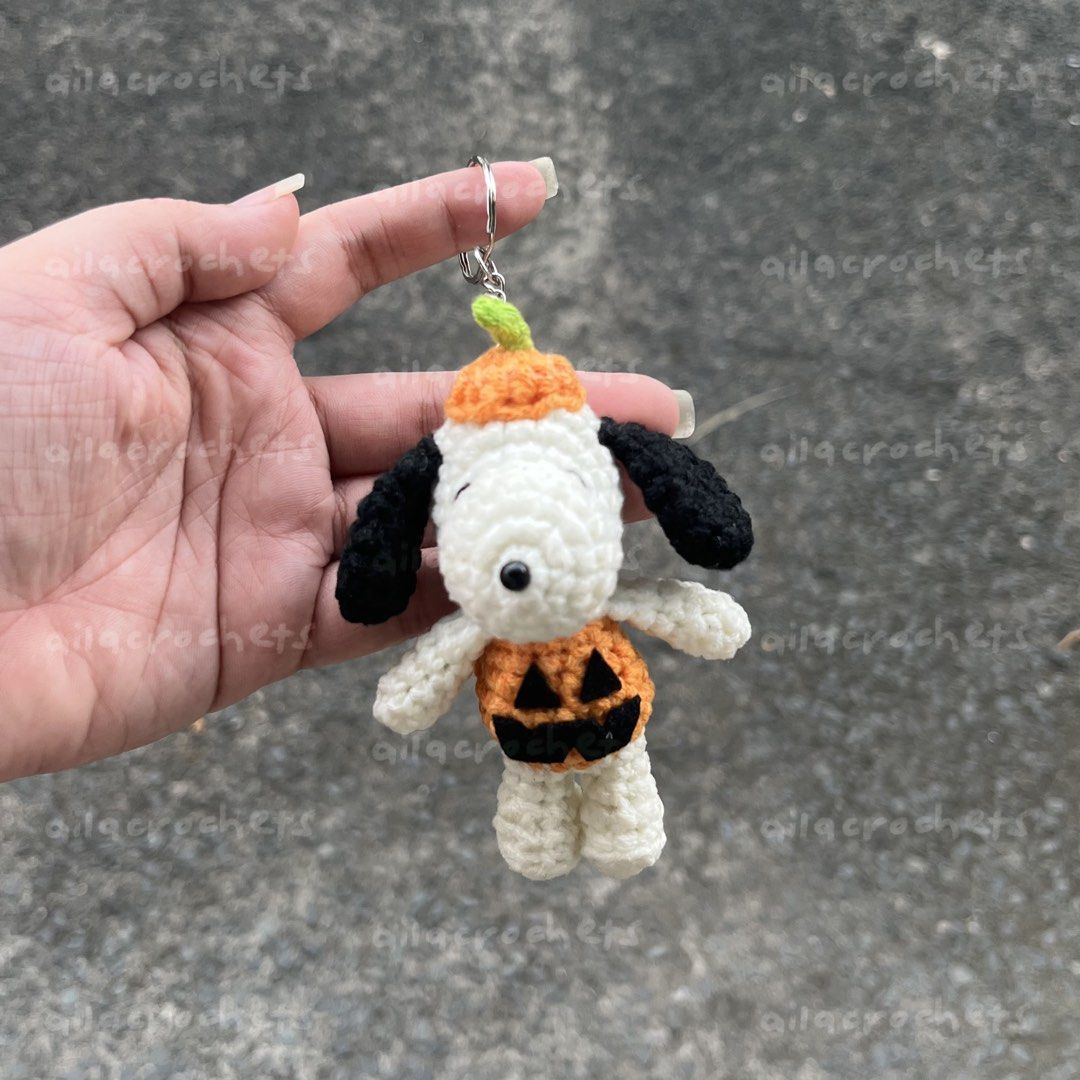 Mummy & Pumpkin - Halloween Snoopy crochet keychains (Category: Handmade Craft) located in Pasig City. Submitted by ailacrochets (Listing ID 1466465774, Image 3). Description: – available in milk cotton (₱300 ea) and thin bear chenille (₱350) – around 4 inches in height – open for customization (50% dp required) mop: gcash, maya, maribank mod: j&t, gogo xpress, lalamove/grab 📍 pasig.