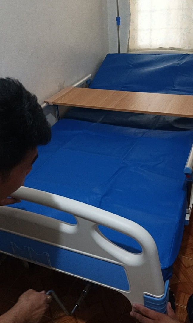 Mura medical bed (Category: Medical Supplies & Tools) located in Quezon City. Submitted by kathrynbal66392 (Listing ID 1466353904, Image 1). Description: we accept bulk orders brandnew affordable onhand negotiable good quality and condition open for pick up and delivery high quality we also sell many medical supplies call me 09268225723 cod,gcash,bank transfer lifetime time free service.