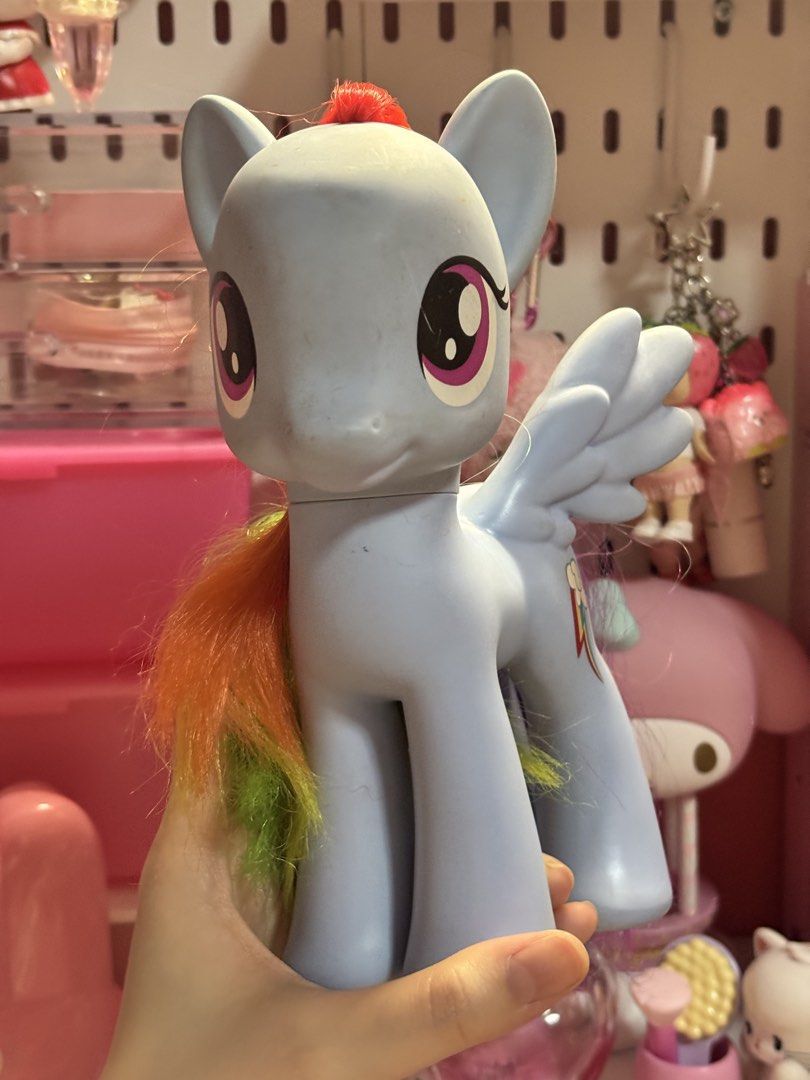 My Little Pony Hasbro Rainbow Dash Figure (Category: Figurines & Statues) located in San Juan City. Submitted by glitznpops.ph (Listing ID 1466434547, Image 2). Description: ~ Big in size ~ Condition is already shown sa pic kasi vintage n po sya. Bawal po sa maselan o sa maarte may minimal flaws like minimal dirt na d nmn masyado halata. .