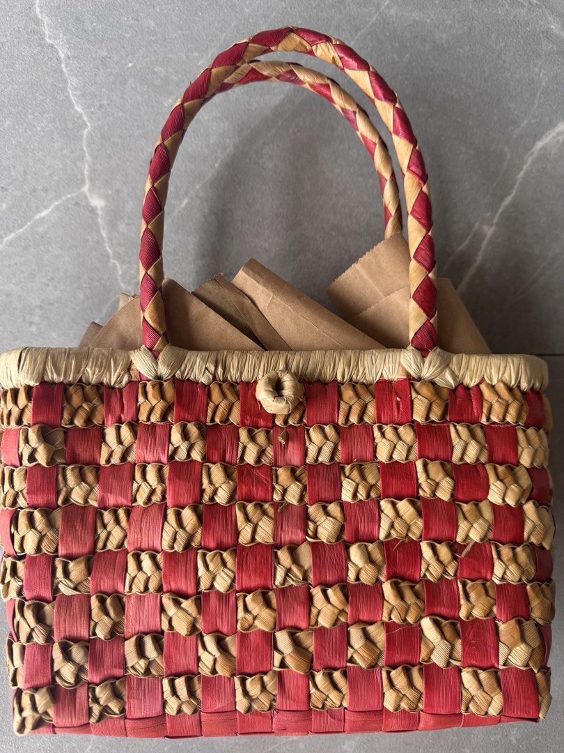 Native Bayong Bag (Category: Tote Bags) located in Mexico. Submitted by hayascentph (Listing ID 1466434880, Image 2). Description: *Brand New & Sealed *Mode of payment Gcash/Maya Wallet *Delivery Fee to be shouldered by buyer *We ship Nationwide *Courier JNT or LBC cash on delivery, Cash on pick up in nearest LBC branch Need a new scent? Follow my Facebook page for perfume finds! Facebook Page: Haya Scent Carousell: hayascentph Operated by: Aubre