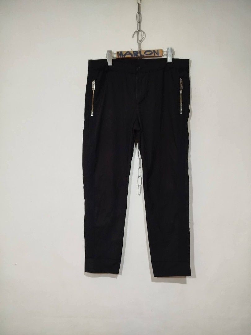 Neil Barret Trouser Size 33-34 (Category: Coats, Jackets and Outerwear) located in Manila. Submitted by marlonmuncada_picker05 (Listing ID 1466560747, Image 1). Description: 📍NEIL BARRETT CASUAL TROUSER PANT SIZE 33-34 (LAMPO ZIPPER) MADE IN ITALY ✅850 + SF ✅LENGTH 37 " ✅HEM 6 " ✅NO MAJOR ISSUE ✅PIC MAY VARY DUE TO CAMERA LIGHTS ✅9 /10 COLOR RATE ✅9 /10 CONDITION ❌NO COD / COP VIA LBC ❌ ✅MOD : J&T / LALAMOVE ✅MOP: GCASH ✅LOC : NORTH CALOOCAN.
