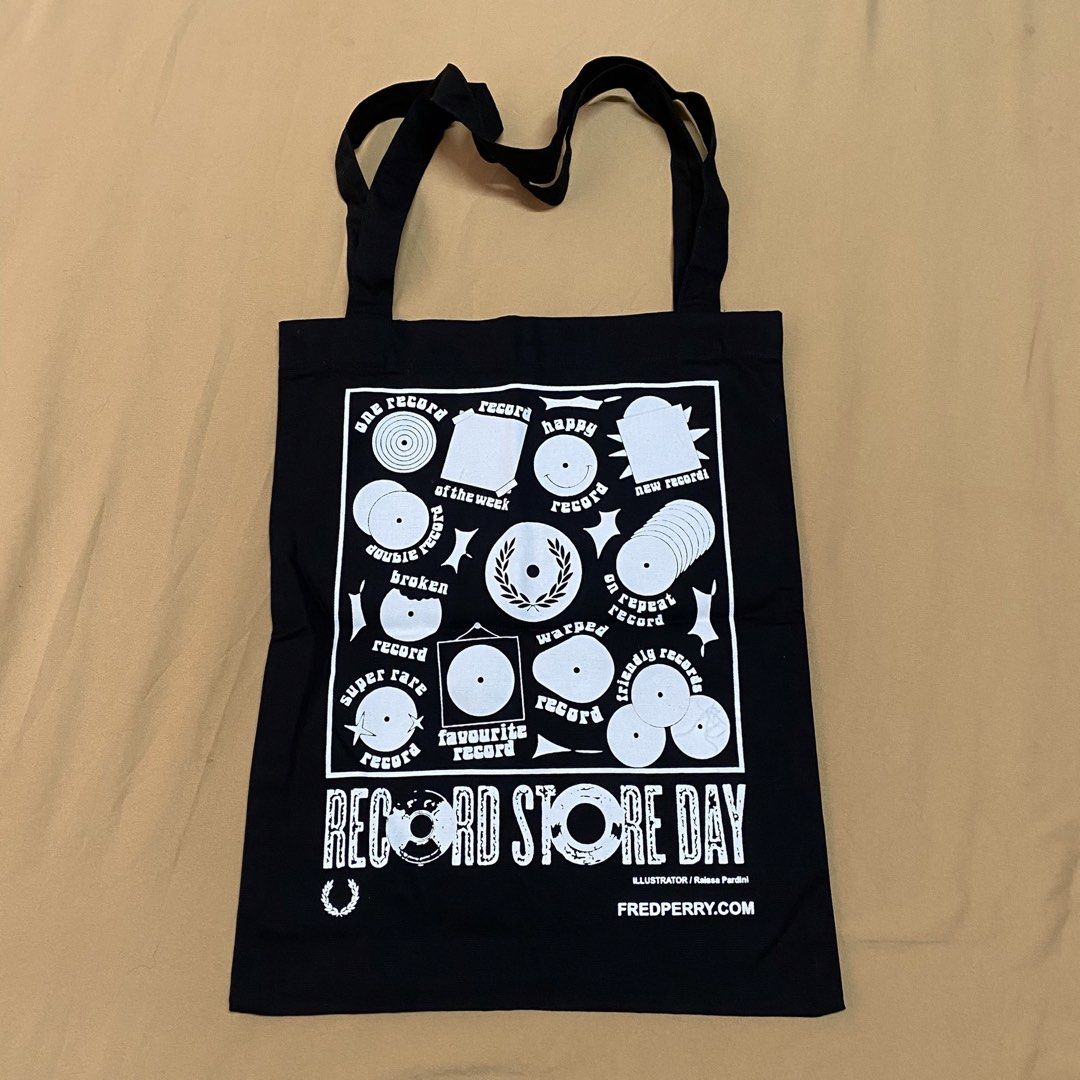 Never Used Fred Perry Record Store Day Tote Bag (Category: Tote Bags) located in Paranaque City. Submitted by rdcdomo (Listing ID 1466379821, Image 1). Description: .