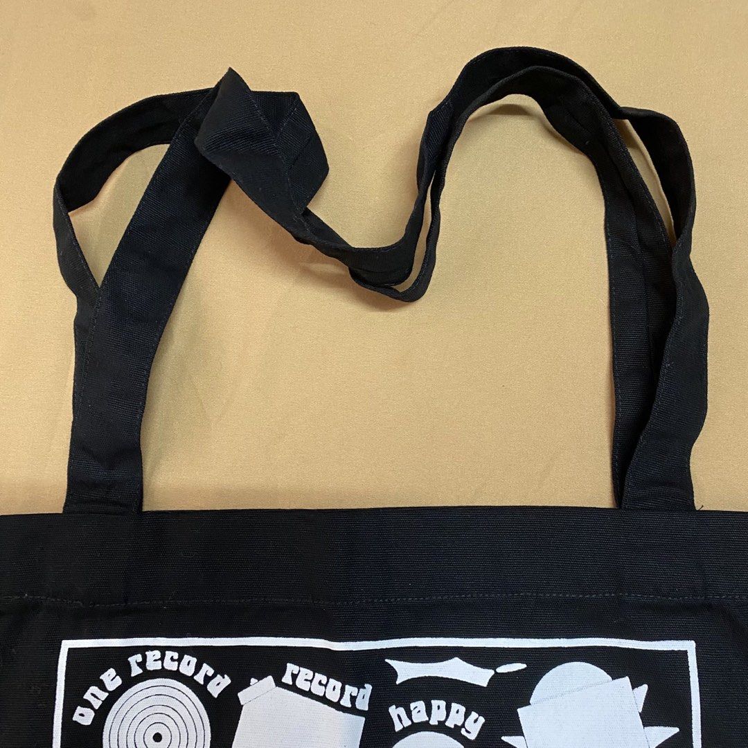 Never Used Fred Perry Record Store Day Tote Bag (Category: Tote Bags) located in Paranaque City. Submitted by rdcdomo (Listing ID 1466379821, Image 3). Description: .