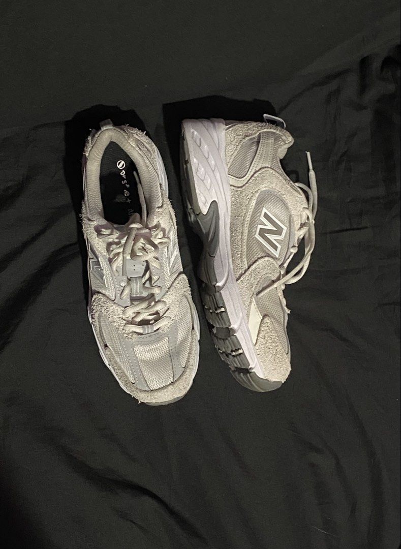 New balance 530 "Grey Matter" (Category: Casual Shoes) located in Zamboanga. Submitted by bibyow (Listing ID 1466470197, Image 3). Description: These appear to be the New Balance 530 “Grey Matter” sneakers, featuring a light grey mesh and shaggy suede upper with the signature “N” logo on the side. SIZE-39.5 EU/24.5 CM/US M-6.5/US W-8 VERY GOOD CONDITION.
