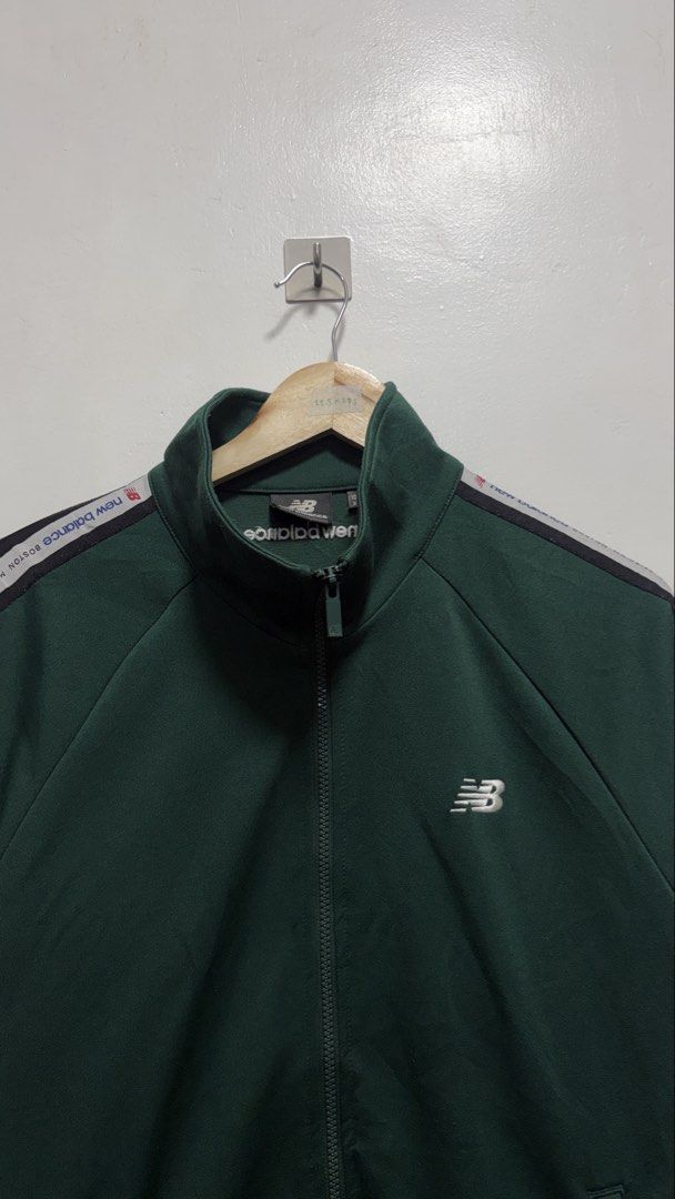 New Balance Green Track Jacket (Category: Coats, Jackets and Outerwear) located in Manila. Submitted by petlover777 (Listing ID 1466411440, Image 2). Description: 22.5 x 28.5 (Large to XL) GOOD AS NEW! 🔥 Pick up location: Barangay 235 Zone 22 Abad Santos Manila Delivery: J&T | Lalamove.