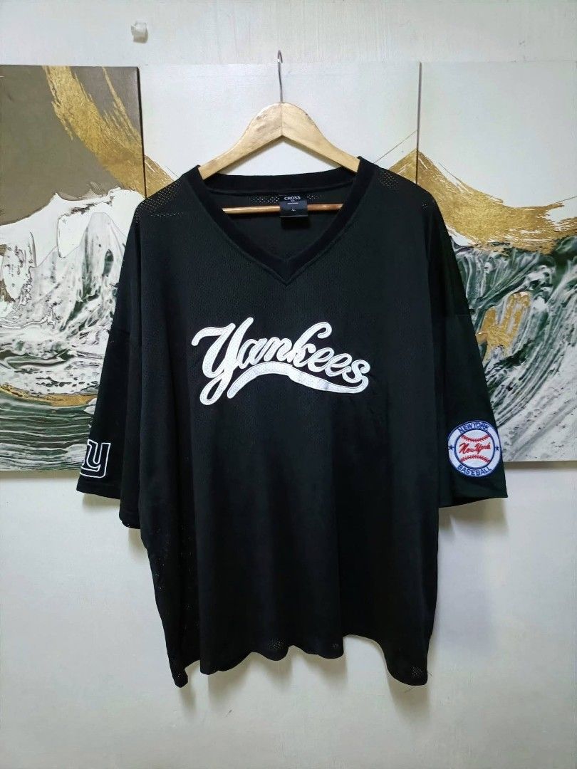 New York Yankees mesh baseball jersey (Category: Activewear) located in Magalang. Submitted by itskate_cc (Listing ID 1466466748, Image 2). Description: New York Yankees mesh baseball jersey Waistline /Widht 27 Lenght/30 fittings is LARGE Excellent Condition, A Issue:0 Message if you have any other question about sizing. We do shipping nation wide I'm also open for video call so that you can see the item you 're interested to buy. Courier, DHL, J