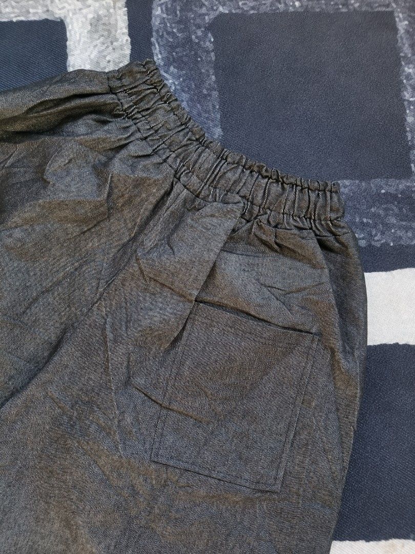 Newbies Raw Denim Jorts (Category: Shorts) located in Andop. Submitted by kyutoryuu (Listing ID 1466337506, Image 3). Description: •Waist: FREE •Length: 26 •Thigh: 17 •Hem: 16 •Condition: Excellent •Issue: none.
