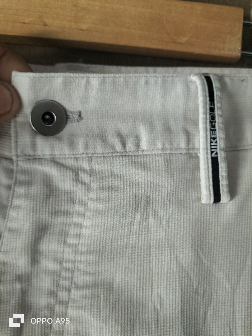 nike (Category: Jeans) located in Baler. Submitted by jaydeebaltazar (Listing ID 1466361466, Image 3). Description: nike cargo pants good excellent no issue solid nito size: 32to34.