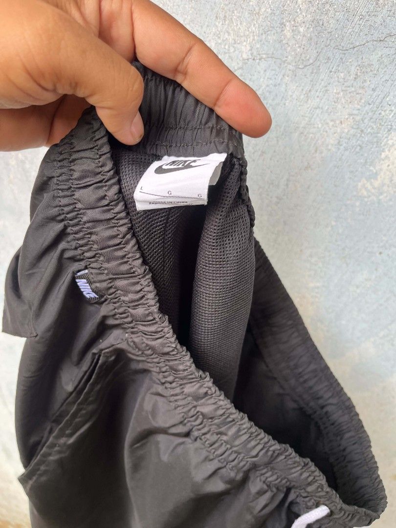 Nike (Category: Shorts) located in Siay. Submitted by Jaaziahthriftdumaguete (Listing ID 1466388565, Image 3). Description: Wts ❗ Nike wooven short 28-34 waistline 17 length 10/10 color rate Flawless large on tag Mine : 850 Free shipping fee Location Zamboanga Sibugay Mindanao.
