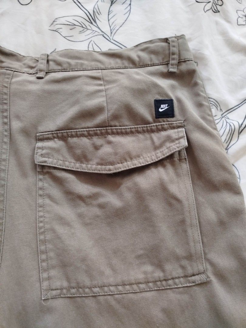 Nike 6 pocket pants (Category: Other Bottoms) located in Las Pinas. Submitted by wisedragon-84af (Listing ID 1466391136, Image 2). Description: .