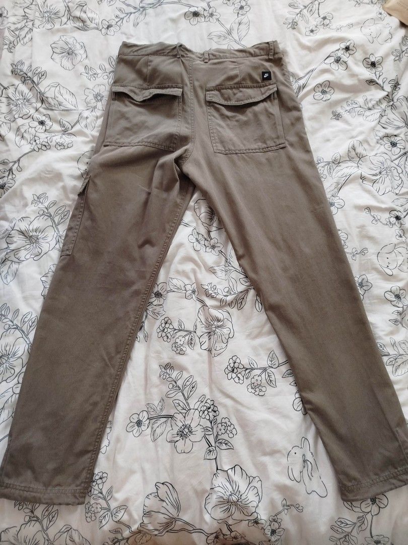 Nike 6 pocket pants (Category: Other Bottoms) located in Las Pinas. Submitted by wisedragon-84af (Listing ID 1466391136, Image 3). Description: .