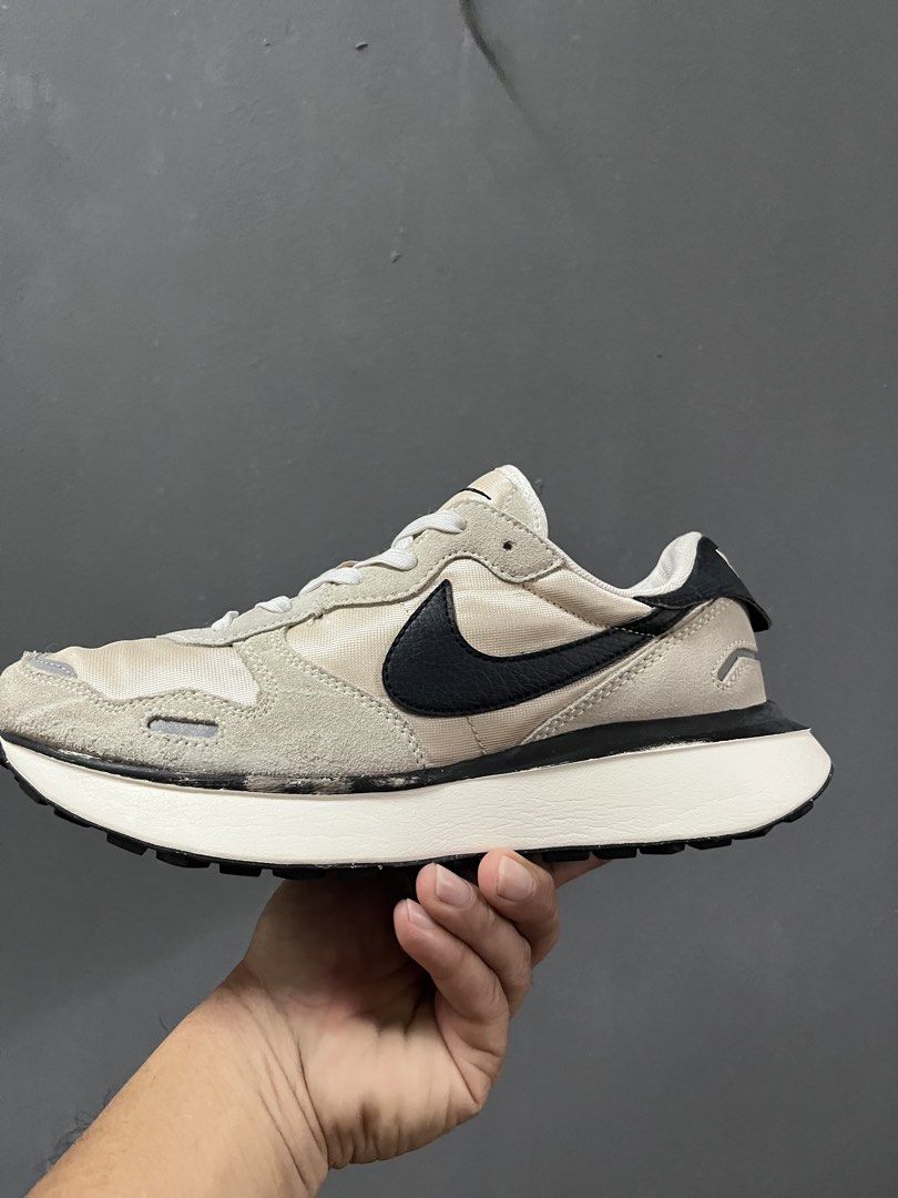 Nike shoes (womenswear) (Category: Sneakers) located in Dipolog. Submitted by jaydichos (Listing ID 1464800126, Image 3). Description: Nike waffle shoes Size 8 us/Euro 39 excellent condition No issue Source: thrifted .