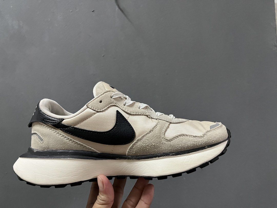 Nike shoes (womenswear) (Category: Sneakers) located in Dipolog. Submitted by jaydichos (Listing ID 1464800126, Image 2). Description: Nike waffle shoes Size 8 us/Euro 39 excellent condition No issue Source: thrifted .