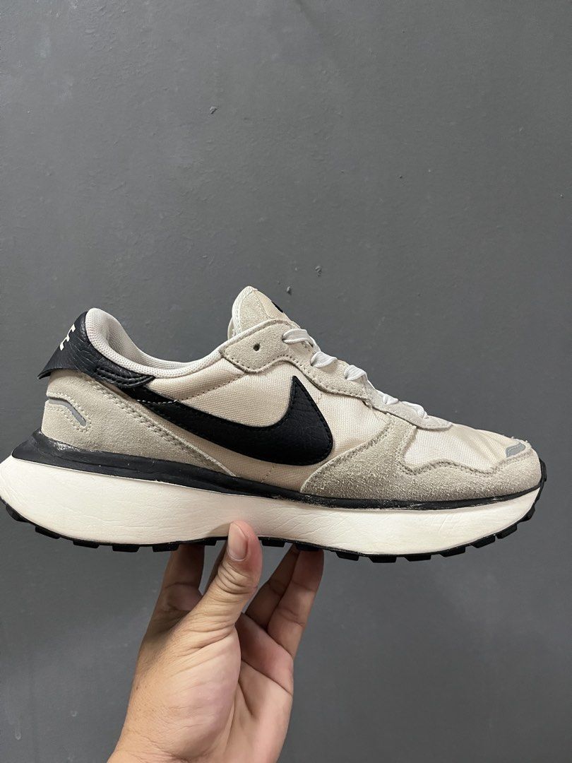 Nike shoes (womenswear) (Category: Sneakers) located in Dipolog. Submitted by jaydichos (Listing ID 1464800126, Image 1). Description: Nike waffle shoes Size 8 us/Euro 39 excellent condition No issue Source: thrifted .