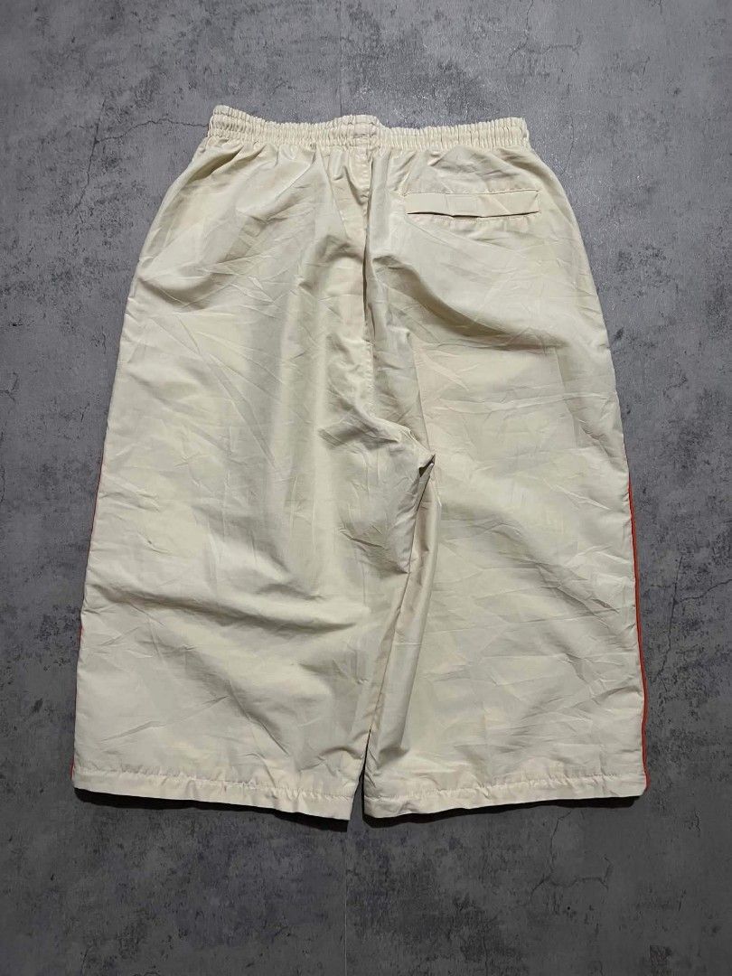 Nike ACG Long Trackshorts (Category: Shorts) located in Lipa City. Submitted by olrakk (Listing ID 1466475884, Image 2). Description: Nike ACG Long Trackshorts Waist: 28-40 (Freewaist) Length: 28 Leg opening: 12 Excellent condition, no issue!! Negotiable, offer lang!!.