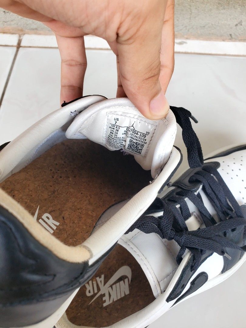 Nike Air Jordan 1 Low Elevate Panda (Category: Shoe inserts) located in Digos. Submitted by makiboi2006 (Listing ID 1466389541, Image 3). Description: PRELOVE BOUGHT IN US SIZE: 38EUR / 7US USE BUT NOT ABUSE STILL IN GOOD CONDITION NO MAJOR ISSUE PM SA INTERESADO.