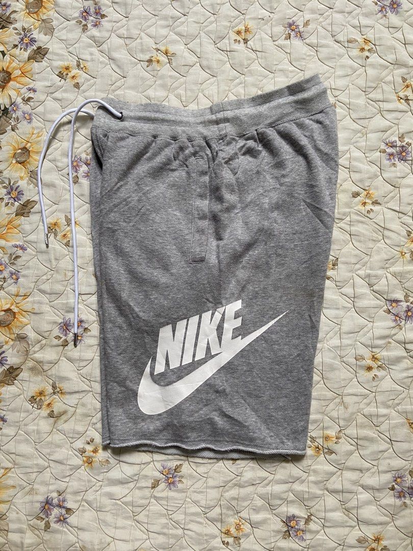 NIKE ALUMNI (Category: Shorts) located in Salug. Submitted by bagdoi_finds (Listing ID 1466494940, Image 1). Description: ISSUE: CUT MAIN TAG.