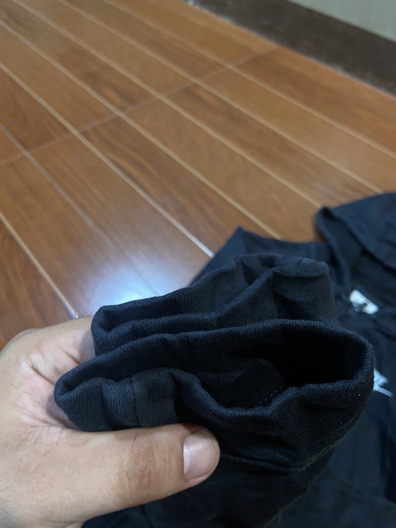 Nike Black Zip-Up Hoodie (Category: Hoodies) located in Mati. Submitted by frederickg48365 (Listing ID 1466410777, Image 3). Description: NIKE CLUB FLEECE SIZE: XL ( YOUTH ) DIMES: 19W x 25L EXCELLENT CONDITION NO ISSUE COLOR RATE 9.5/10 NEED WASH CLAIM📩 - Brand: Nike - Item: Black Zip-Up Hoodie with Drawstring Hood - Details: White embroidered logo on chest, front pockets, ribbed cuffs and hem - Size: XL (best fits height 158-170cm) - Material: