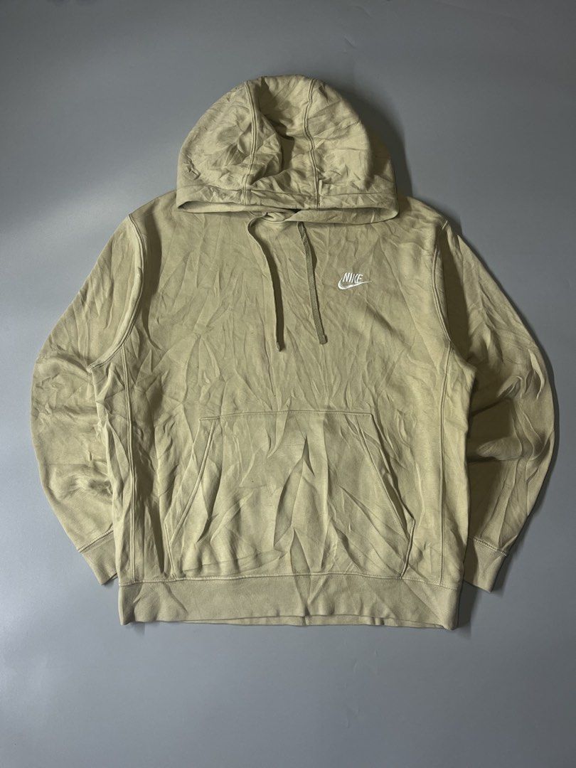 Nike club fleece “mocha” (Category: Coats, Jackets and Outerwear) located in Manila. Submitted by villadolid77084 (Listing ID 1466390337, Image 1). Description: Nike club fleece “mocha” Size medium Dimes 22x27 Color rate 9.5/10 No issue Excellent condition Price 800+sf📩 Location Laspiñas📍.