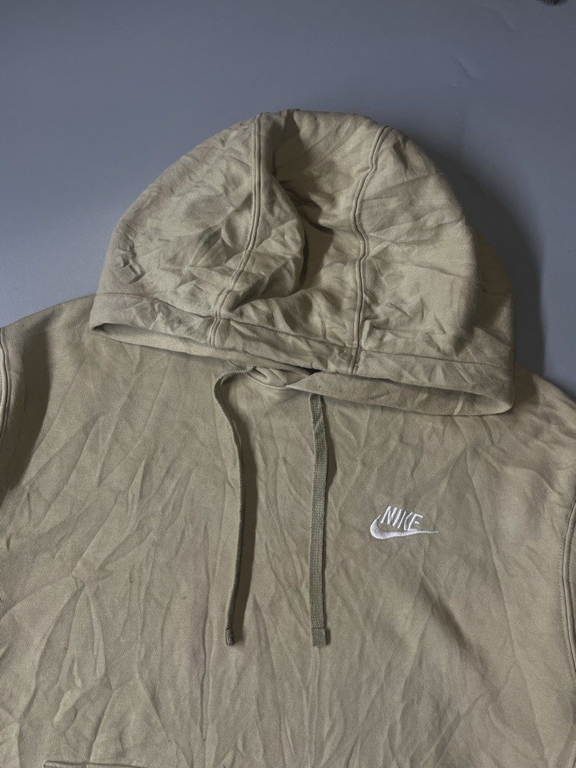 Nike club fleece “mocha” (Category: Coats, Jackets and Outerwear) located in Manila. Submitted by villadolid77084 (Listing ID 1466390337, Image 2). Description: Nike club fleece “mocha” Size medium Dimes 22x27 Color rate 9.5/10 No issue Excellent condition Price 800+sf📩 Location Laspiñas📍.