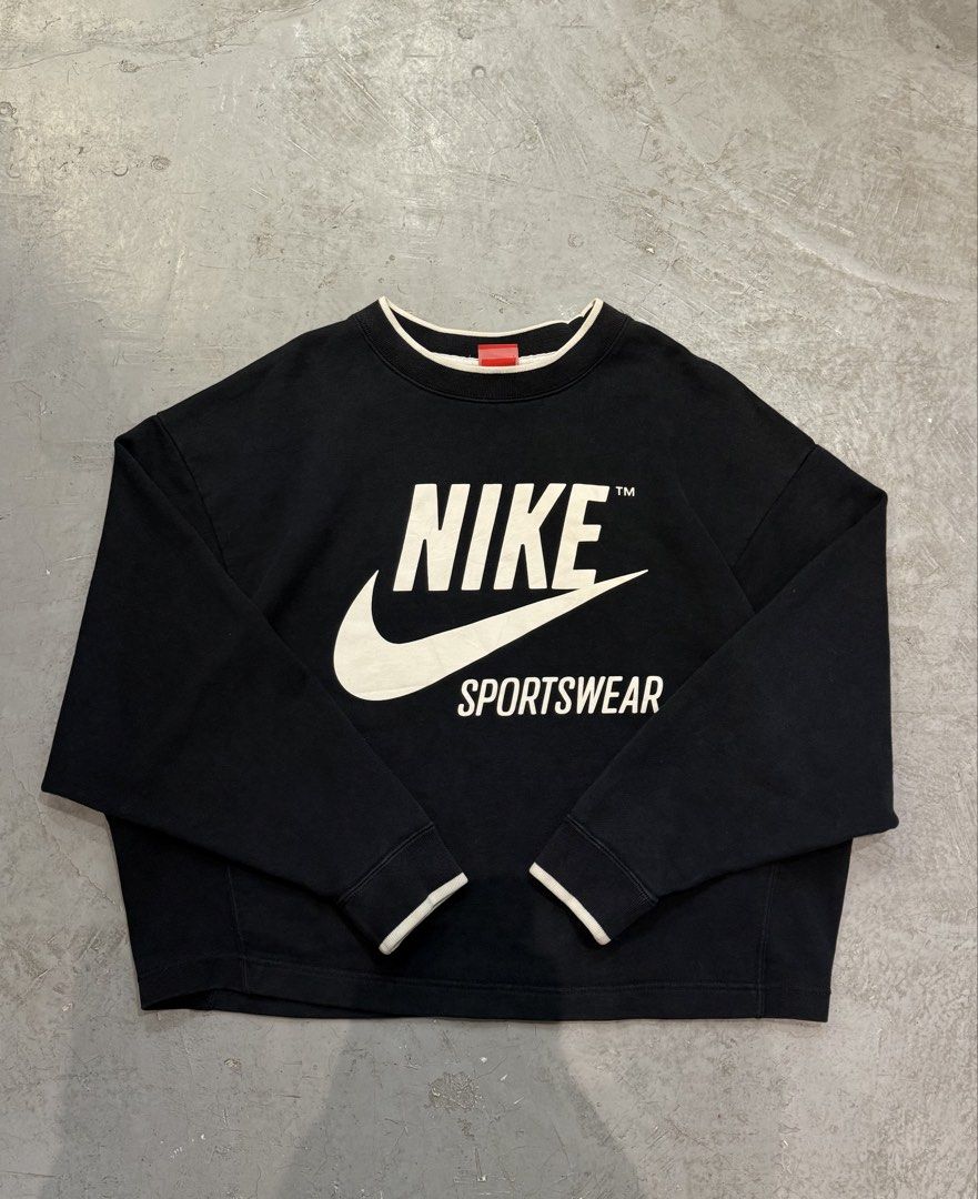Nike Crewneck croptop (Category: Coats, Jackets and Outerwear) located in Manila. Submitted by blackhearted28 (Listing ID 1466498539, Image 1). Description: Nike Crewneck croptop XL (26x24) .