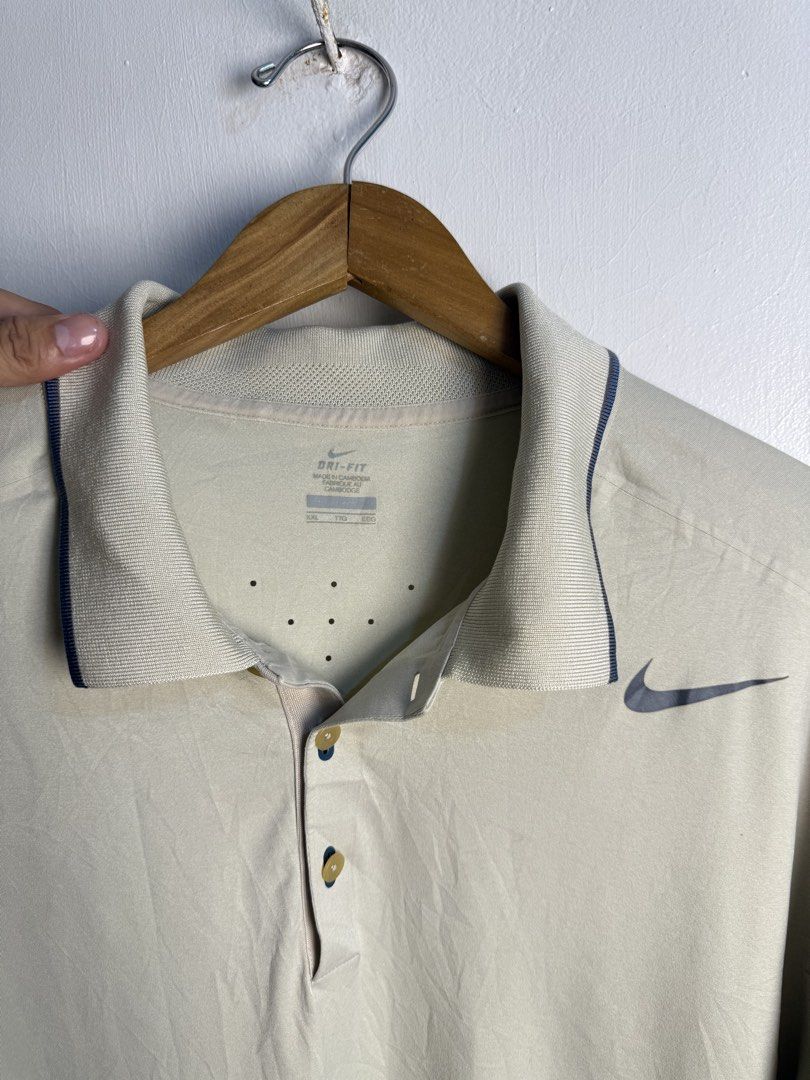 Nike drifit polo shirt (Category: Tshirts & Polo Shirts ) located in Daraga. Submitted by casualthread (Listing ID 1466450685, Image 2). Description: Authentic Solid nito Xl to 2xl 24x30.