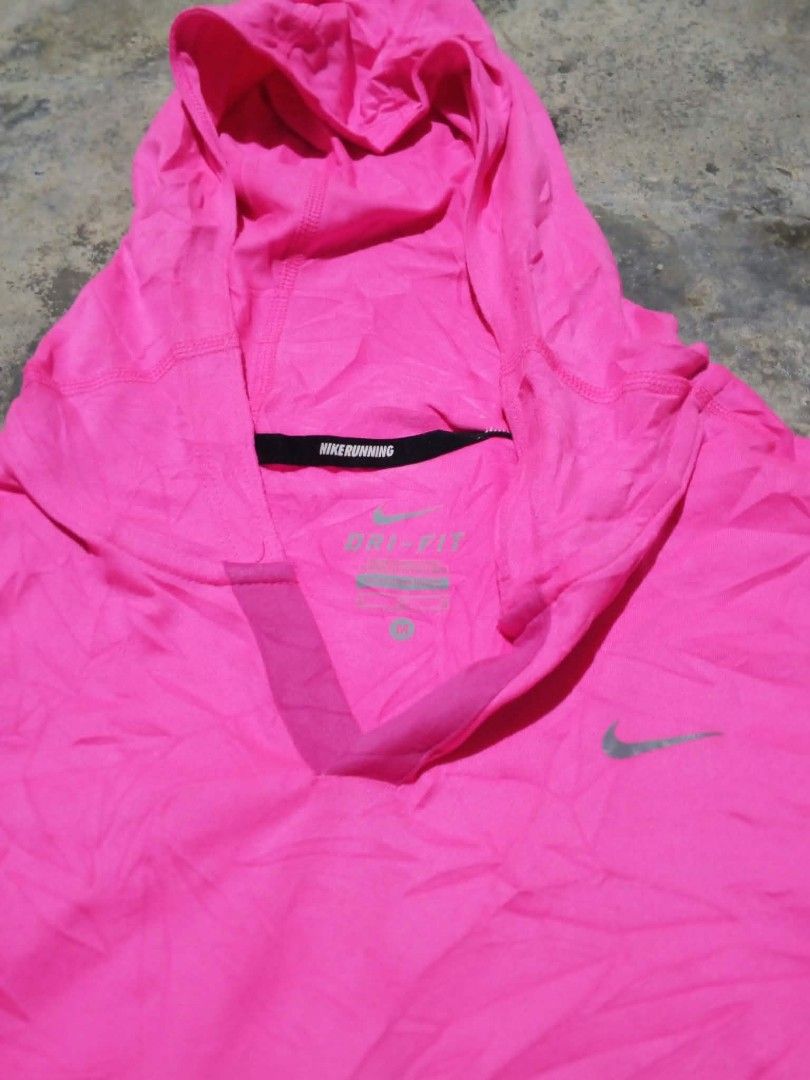 Nike drifit running hoodies (Category: Activewear) located in General Santos City (Dadiangas). Submitted by thrift_raid (Listing ID 1466343957, Image 3). Description: sizes black Large pink Medium.