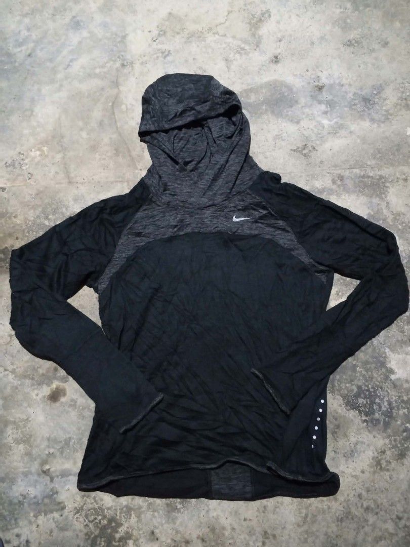 Nike drifit running hoodies (Category: Activewear) located in General Santos City (Dadiangas). Submitted by thrift_raid (Listing ID 1466343957, Image 2). Description: sizes black Large pink Medium.