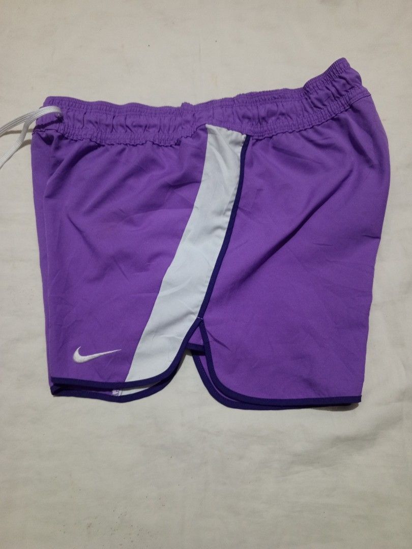 Nike dri-fit tempo running shorts (Category: Activewear) located in Santa Maria. Submitted by paulo-garcia21 (Listing ID 1466467338, Image 3). Description: med on tag waist 29 to 37 length 12.5 hem 11.5 no flaws excellent.