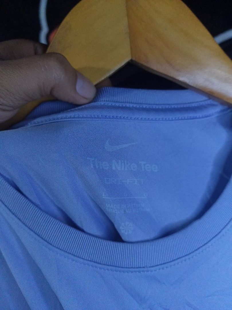 Nike Dri-Fit Tshirt (Category: Tshirts & Polo Shirts ) located in Castilla. Submitted by stignapamorma (Listing ID 1466488559, Image 3). Description: Size - 21x24.5 Condition - Excellent Color Rate - 9/10 Issue - None Price - 350+SF.
