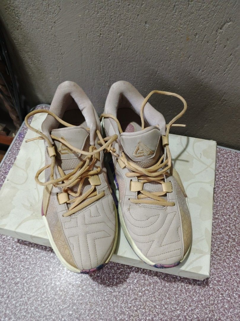 NIKE freak 5 (Category: Sneakers) located in Batangas. Submitted by _mtteo (Listing ID 1466510762, Image 1). Description: .
