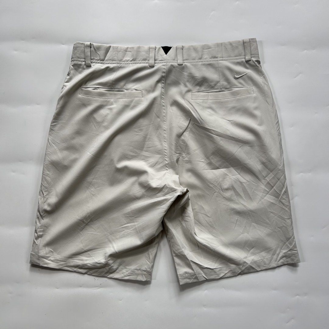 NIKE GOLF SHORT (Category: Shorts) located in Bacolod City. Submitted by thrifth_to_the_gems (Listing ID 1466388789, Image 2). Description: NIKE GOLF SHORT WAISTLINE:32-34 LENGTH:19 EXCELLENT CONDITION 9.5/10 COLOR RATE AUTHENTIC/LEGIT.