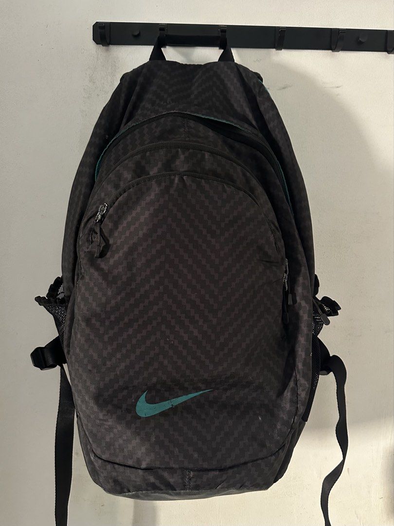 NIKE Legend Backpack (Category: Backpacks) located in Las Pinas. Submitted by jananavarr15760 (Listing ID 1466421797, Image 1). Description: NIKE Legend Backpack Price: ₱500 Size: Height - 21 inch Length - 16 inch Width - 8 inch Has some issues.