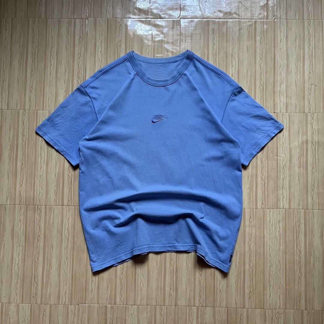Nike Mid swoosh shirt (Category: Tshirts & Polo Shirts ) located in Hagonoy. Submitted by ianthrift_ph (Listing ID 1466526591, Image 1). Description: complete tags/authentic size medium on tag 21 width, 27 length excellent condition color rate 9/10 no issue.