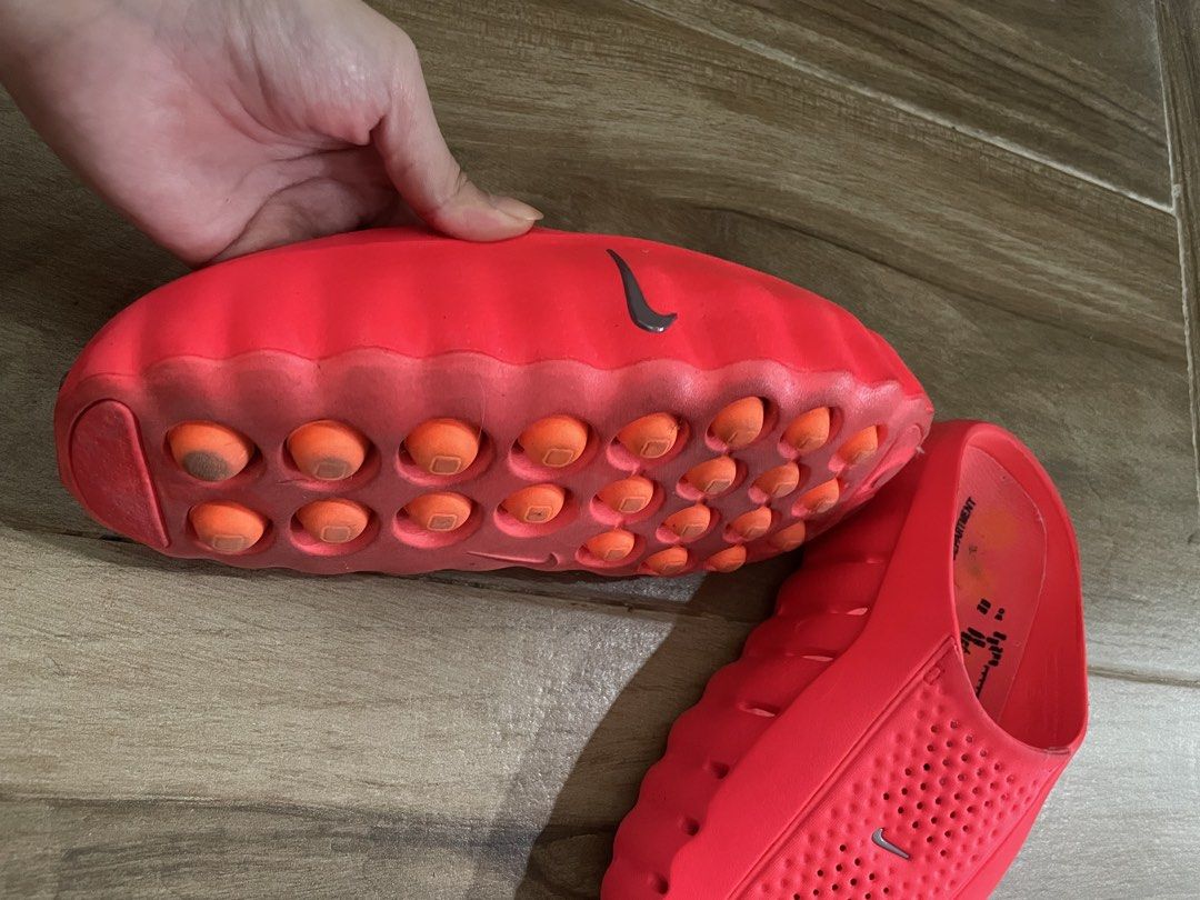 Nike Mind Closed Toe Slippers Red (Category: Slippers and slides) located in Manila. Submitted by kylaaaaa_ (Listing ID 1466359818, Image 2). Description: Authentic (Bought from Kobe Japan).
