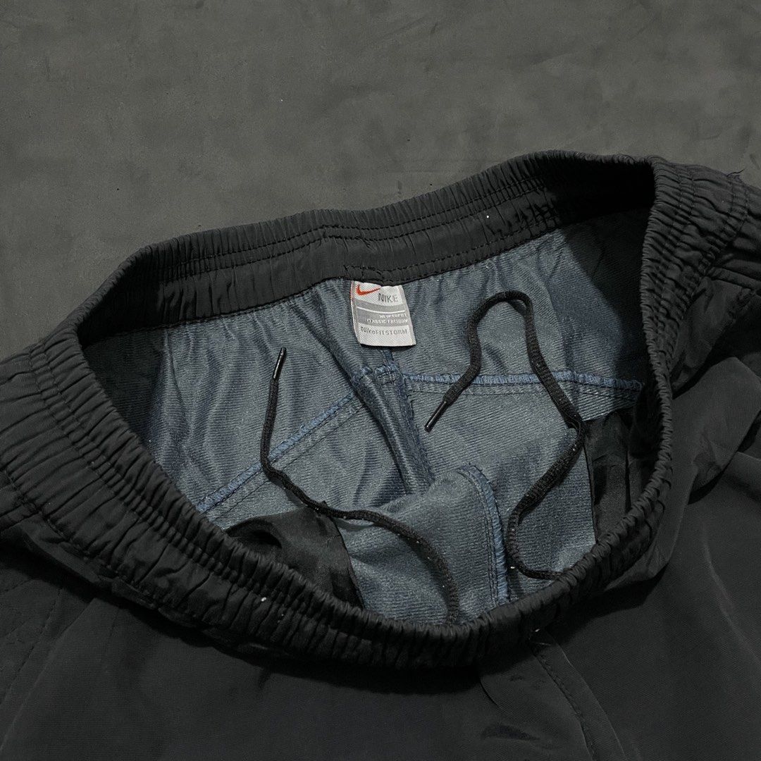 Nike Nylon Track Pants (Category: Activewear) located in Manila. Submitted by bloodripsx (Listing ID 1466525334, Image 3). Description: .