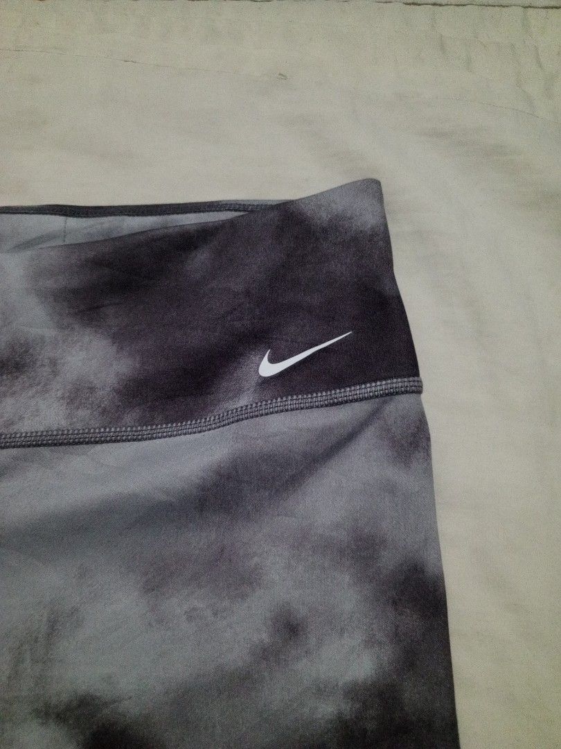 Nike one icon clash Cycling shorts (Category: Activewear) located in Santa Maria. Submitted by paulo-garcia21 (Listing ID 1466465355, Image 2). Description: xl on tag waist 32 to 40 length 17.5 hem 9.5 no flaws as new.