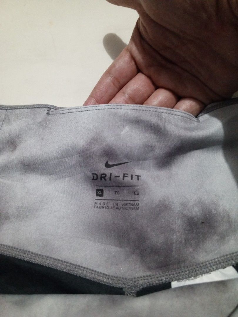 Nike one icon clash Cycling shorts (Category: Activewear) located in Santa Maria. Submitted by paulo-garcia21 (Listing ID 1466465355, Image 3). Description: xl on tag waist 32 to 40 length 17.5 hem 9.5 no flaws as new.