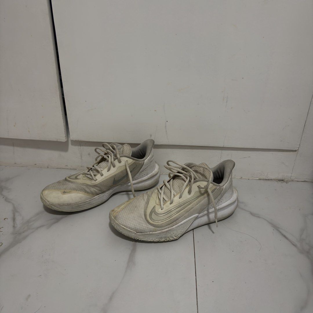 Nike Precision Shoes (Category: Sneakers) located in Manila. Submitted by declutters.wrdrb (Listing ID 1466463279, Image 2). Description: Needs wash.