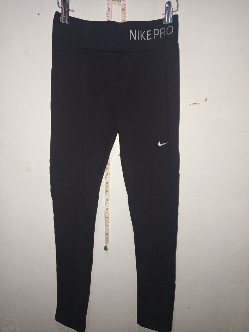NIKE PRO Training Leggings (Category: Activewear) located in Manila. Submitted by thriftspotting (Listing ID 1466521166, Image 2). Description: Good as New Condition..