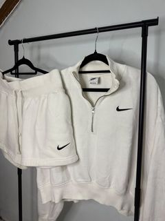 (Category: ) located in . Submitted by chic__rewear (Listing ID 1466563046, Image 1). Description: .