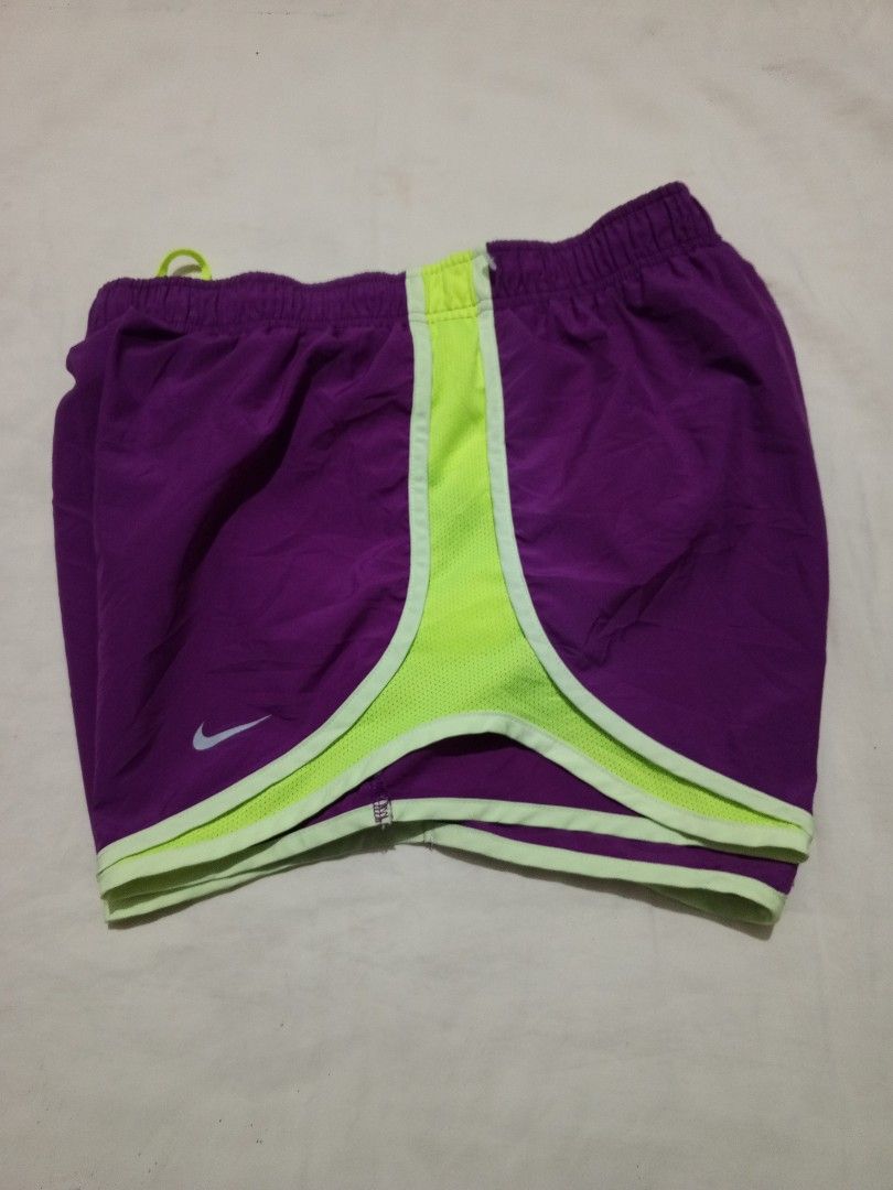 Nike Running shorts (Category: Activewear) located in Santa Maria. Submitted by paulo-garcia21 (Listing ID 1466465944, Image 3). Description: med on tag waist 26 to 32 length 12.5 hem 12.5 no flaws excellent condition.