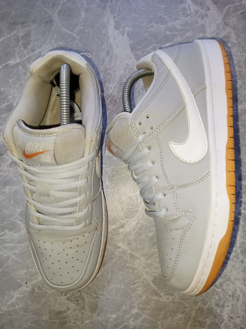 NIKE SB DUNK LOW PRO "WOLF GREY GUM" (Category: Sneakers) located in Taytay. Submitted by ThriftRacks (Listing ID 1466404066, Image 3). Description: FREE SHIPPING‼️ PRELOVED/THRIFTED FROM UKAY SHOE BALE NIKE SB DUNK LOW PRO "WOLF GREY GUM" SIZE US 8.5 EUR 42 CM 26 LIGHTLY USED J&T Express Lalamove for nearby cities Free Shipping Strictly Payment First Mode of payment-Maya & Gotyme.
