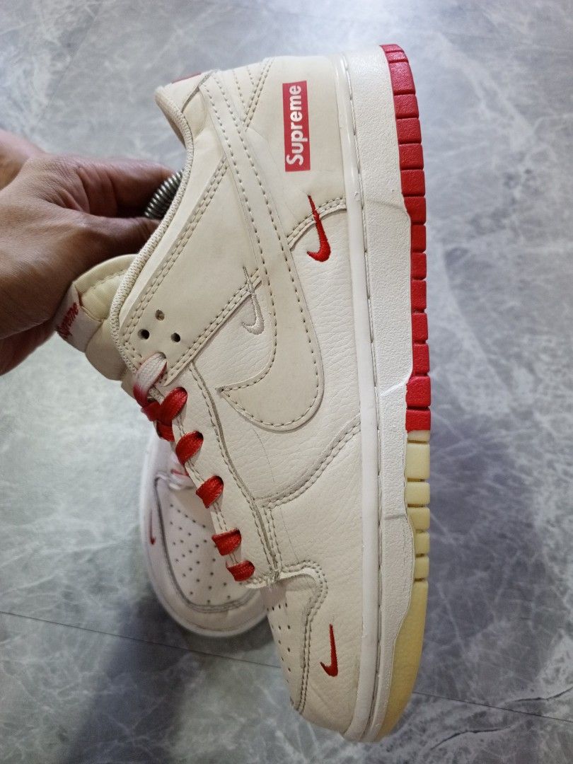 NIKE SB DUNK LOW X SUPREME (Category: Sneakers) located in Taytay. Submitted by ThriftRacks (Listing ID 1466415254, Image 3). Description: FREE SHIPPING‼️ PRELOVED/THRIFTED FROM UKAY SHOE BALE NIKE SB DUNK LOW X SUPREME-OFF LEGIT SIZE US 7 EUR 40 CM 25 ISSUE SIGNS OF USAGE & STAINS MOD: J&T Express/Lalamove for nearby cities Free Shipping Strictly Payment First MOP: Maya & Gotyme.