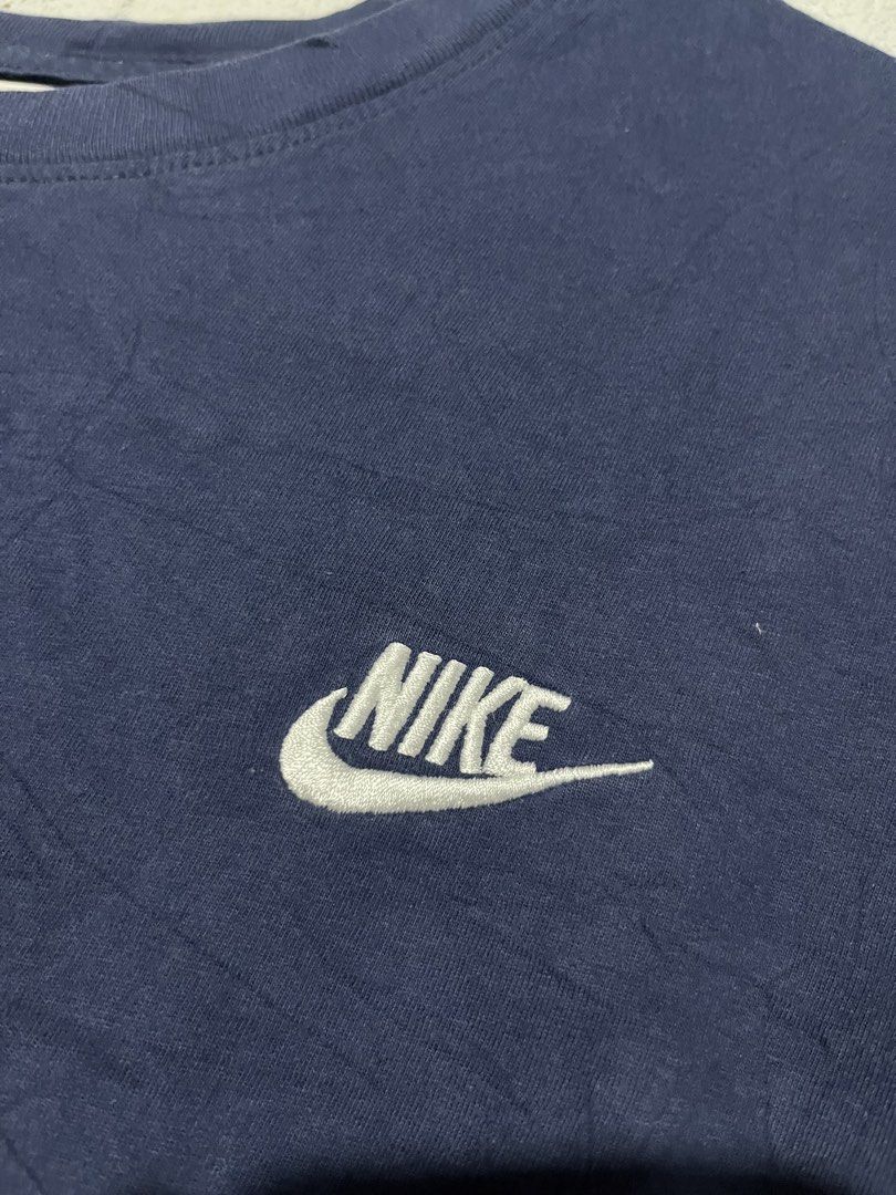 Nike shirt (Category: Tshirts & Polo Shirts ) located in Nagcarlan. Submitted by nashfrias (Listing ID 1466470853, Image 2). Description: Nike shirt Size • L Dimes • 22x27.